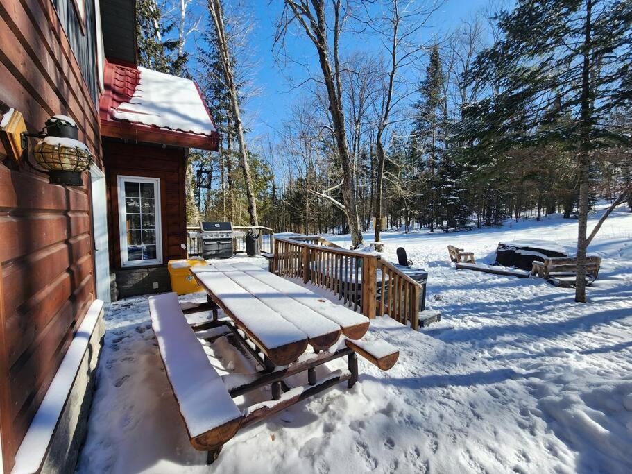 Dingle Run Lodge At Sir Sam'S Haliburton Exterior foto