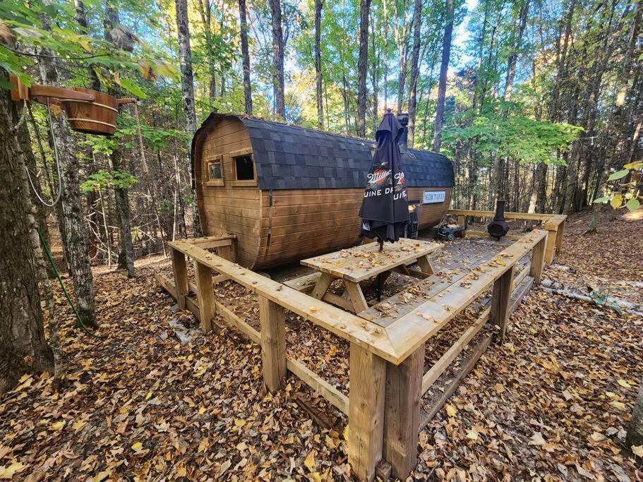 Dingle Run Lodge At Sir Sam'S Haliburton Exterior foto